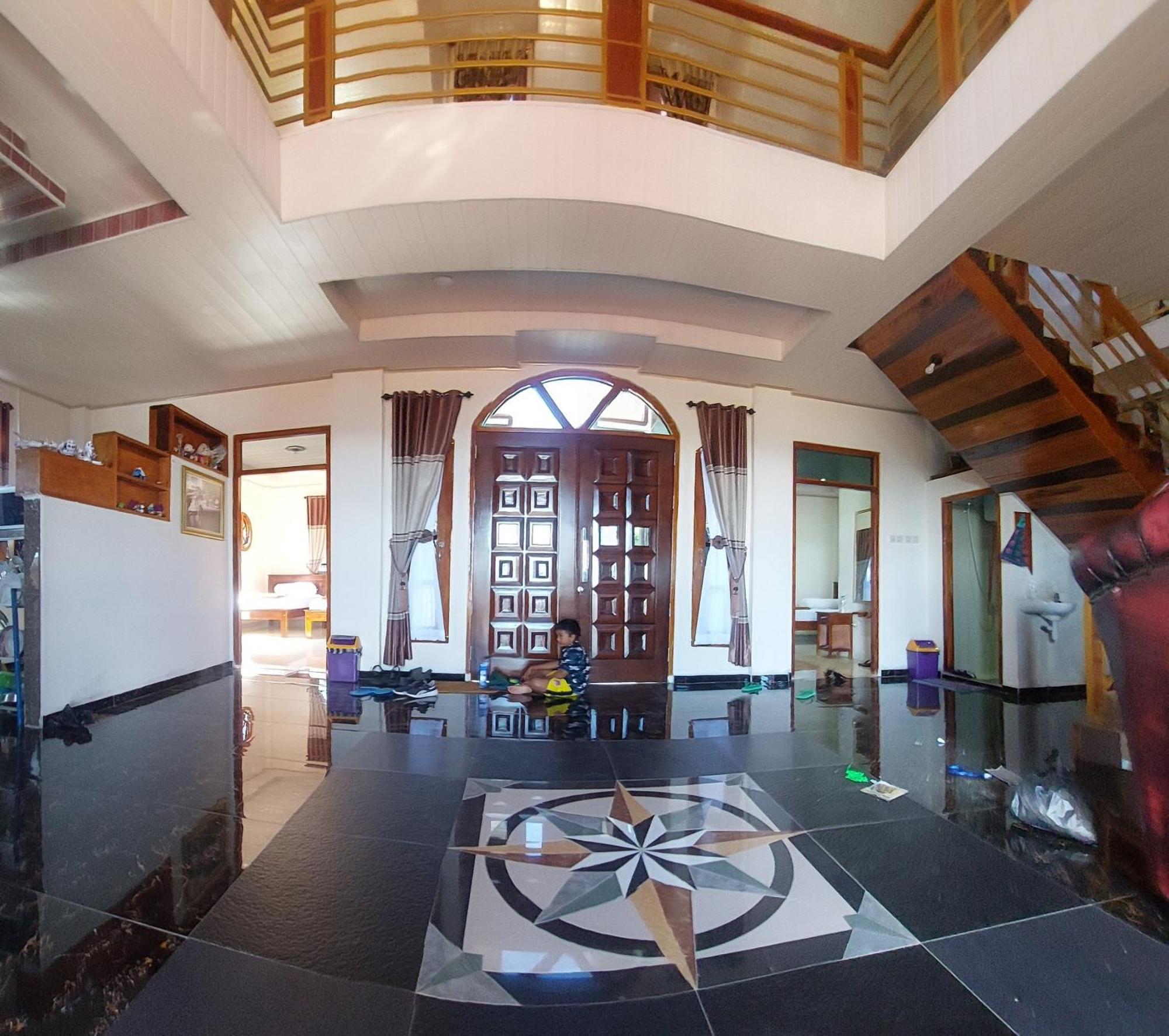 Kopa Hilltop - Family Guest Home Рутенг Экстерьер фото