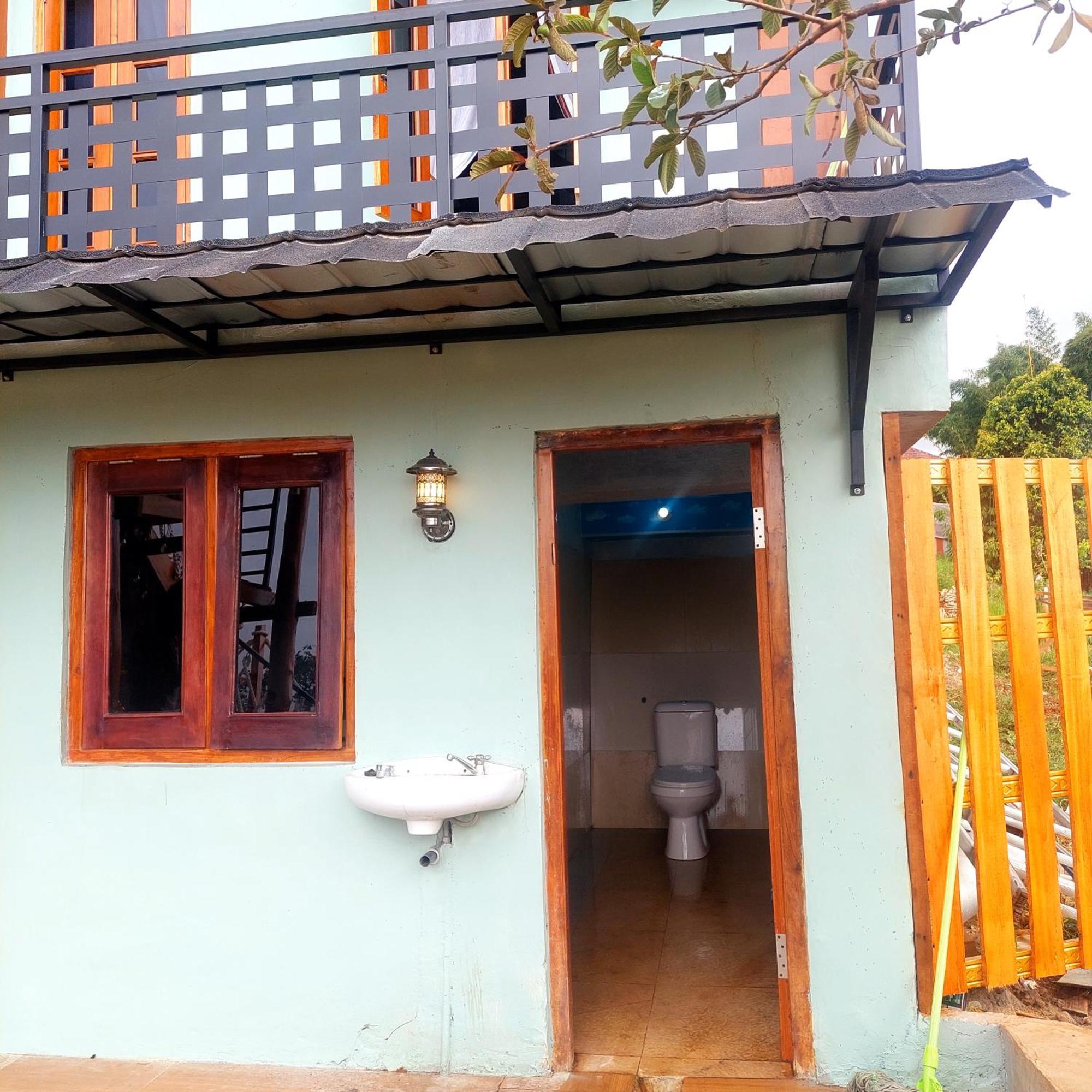 Kopa Hilltop - Family Guest Home Рутенг Номер фото
